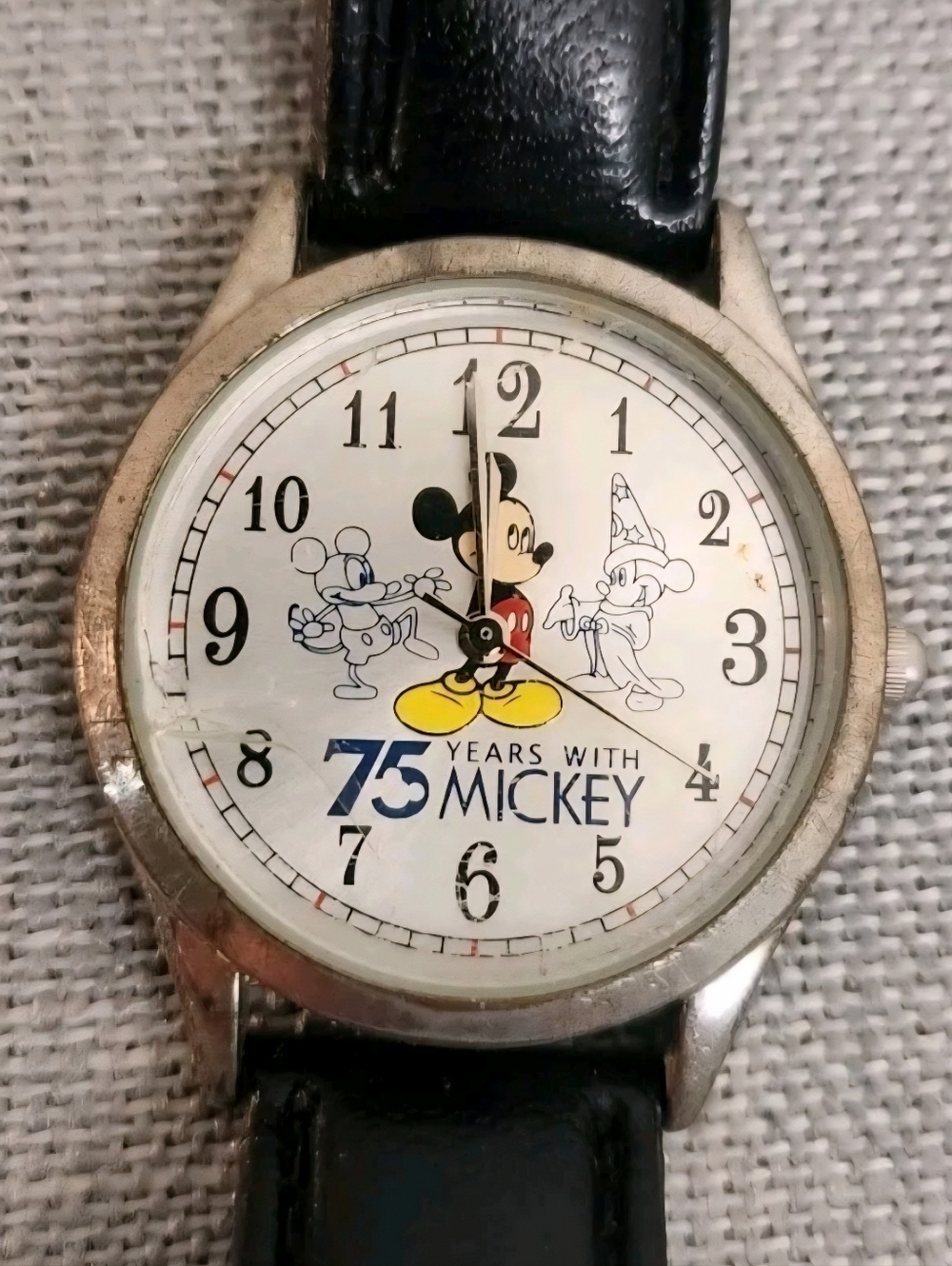Mickey Mouse Watch 75 Years With Mickey Disney SR626SW Crack In Glass